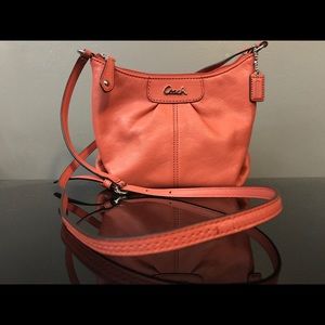 Coach cross Body Bag 😍